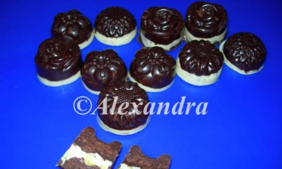 Sugar-Free Chocolate Kiwi Fudge - Two Chocolates and Pistachios