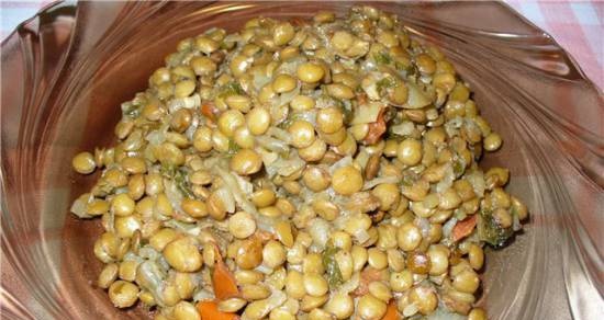 Lentils with onions in a slow cooker