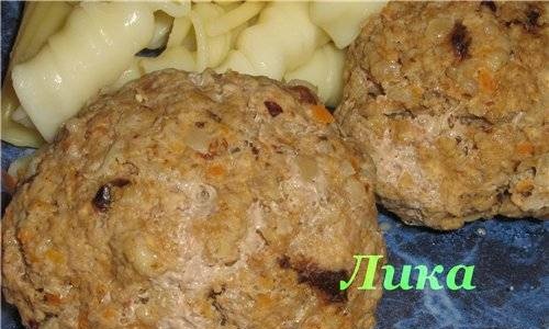 Cutlets with prunes and carrots (steamed)