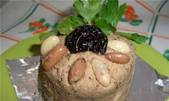 Paté de frijoles con ciruelas pasas