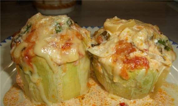 Zucchini stuffed and baked in the oven