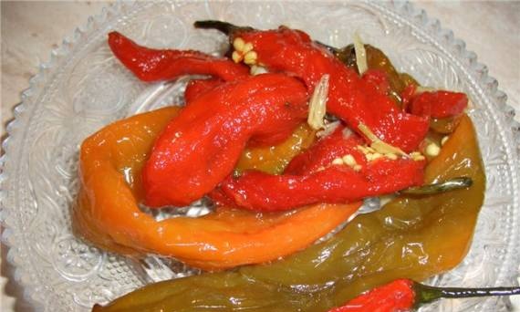 Hot peppers in pickle, fermented