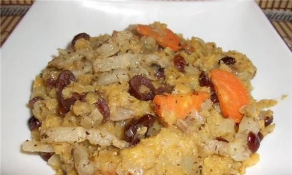Stewed lentils with bacon and dried cranberries