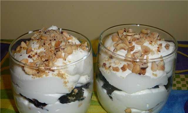 Whipped cream with prunes