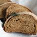 לחם סולת עם חומץ בלסמי ופרמיאגנו