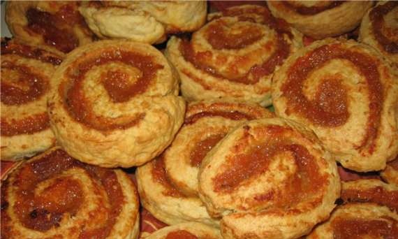 Biscotti Formaggio Rose con marmellata