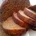 Chleb pszenno-żytni z cebulą w piekarniku