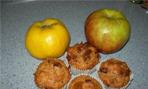 Whole grain muffins with oatmeal and carrots