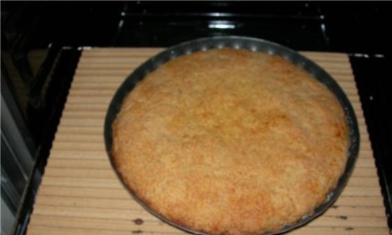 Whole grain dry apple pie, covered