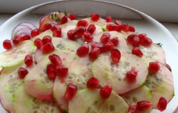 Pomegranate juice salad