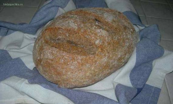 Rustic bread with seeds, bran and grains