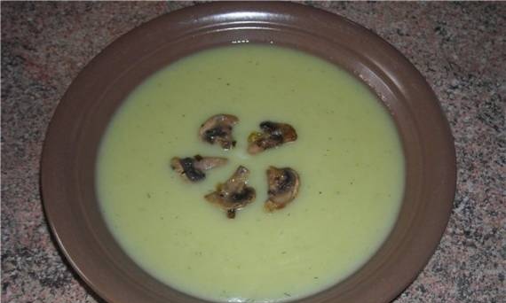Mashed potato soup with broccoli and mushrooms