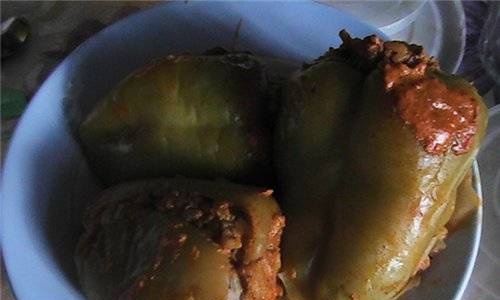 Stuffed peppers in a slow cooker
