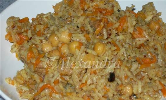 Lightweight pilaf with veal and whole rice chickpeas