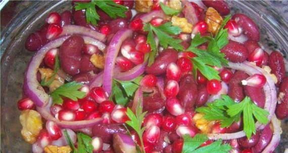 Red bean salad with pomegranate
