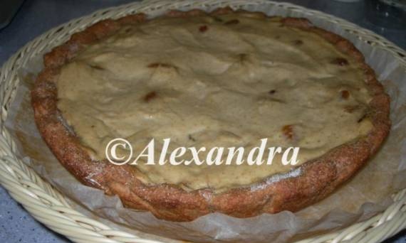 Whole grain cottage cheese pie with fruits in cottage cheese filling