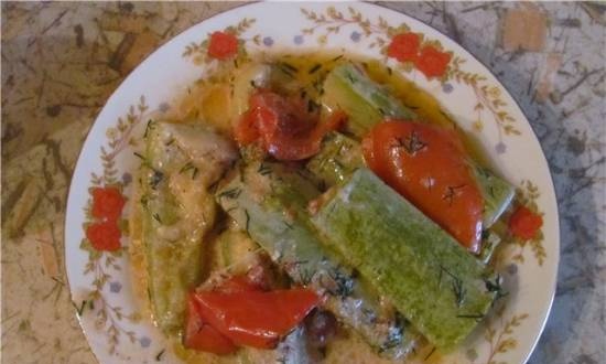 Zucchini with pepper in tomato and sour cream sauce (Aurora multicooker)