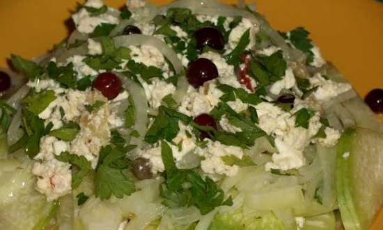 Green radish salad with pickled cheese