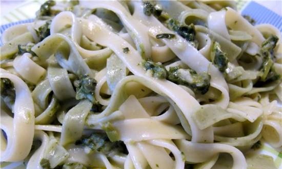 Spinach noodles