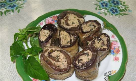 Eggplant rolls with nut filling