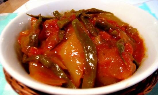Lecho with green beans