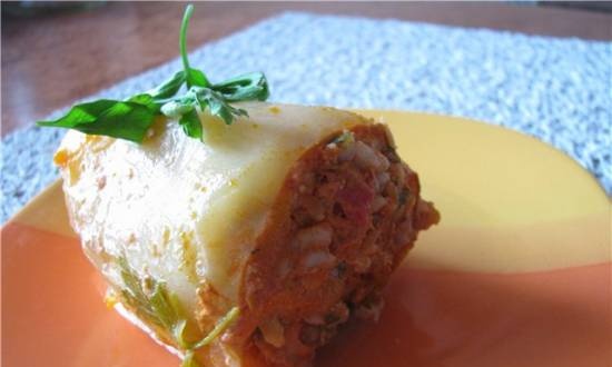 Stuffed pepper in a slow cooker