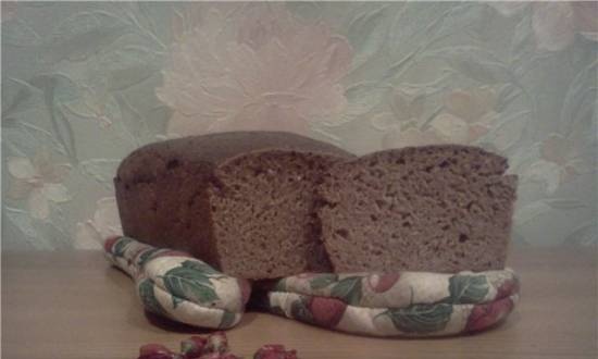 Pikantny chleb pszenno-żytni na zakwasie z czosnkiem i puree warzywnym