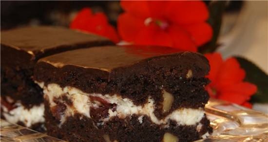 Brownie with cream cheese, dried cherries and nuts
