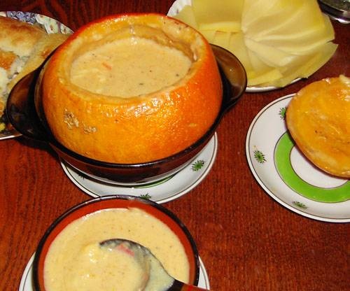 Sopa de queso en calabaza (multicocina Polaris International PMC 0512AD)