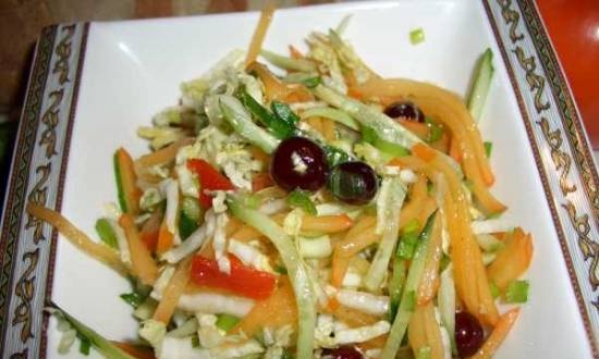 Chinese cabbage salad with persimmon