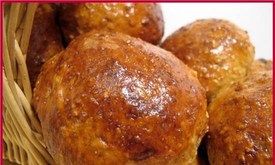 Buns with dates and muesli