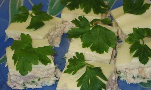 Chicken squares with mayonnaise