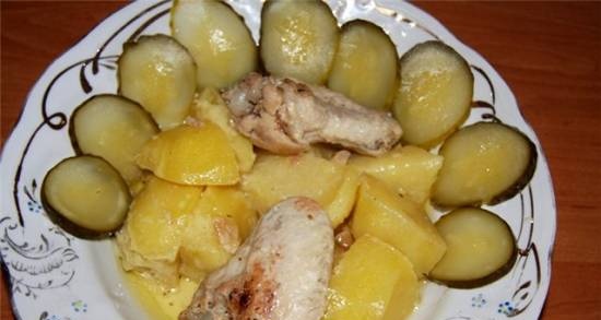 Chicken wings stewed with potatoes in milk (Multicooker)