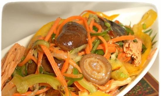 Korean salad with carrots, asparagus and shiitaki mushrooms