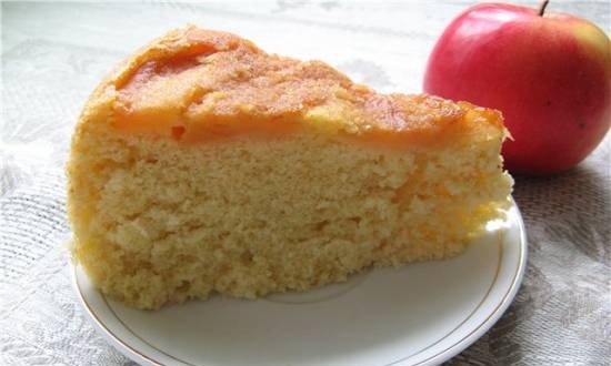 Mléčný piškotový dort s karamelizovanými jablky (Panasonic SR-TMH 18)