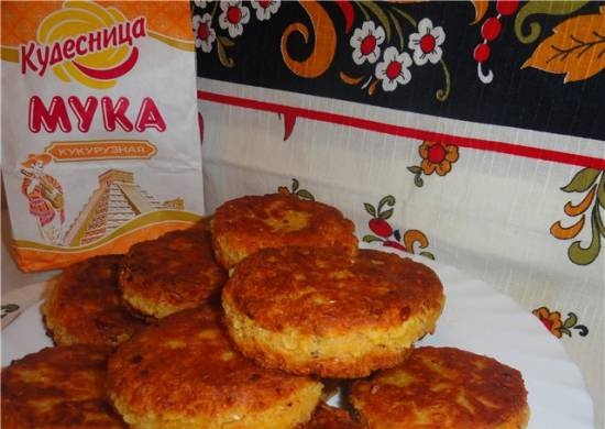 Venezuelan arepas (hot corn cakes) in the Russian way