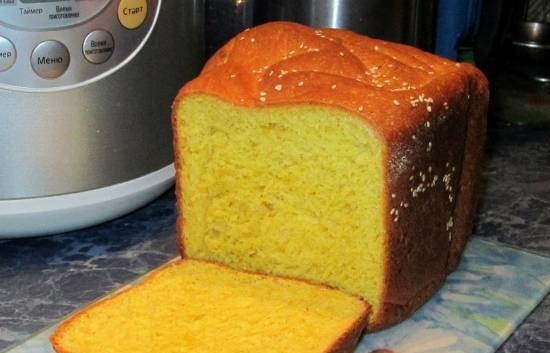 Corn bread with cheese