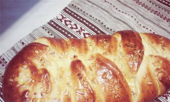 Braid with cottage cheese and orange filling