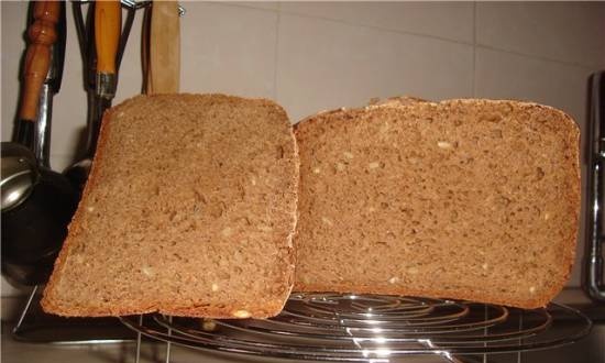 Rye-wheat bread with seeds