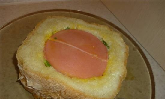 Sandwich met worst uit de tekenfilm Three van Prostokvashino