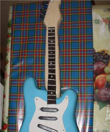 Cake "Electric Guitar" (collapsible version to fit in the cold :)) Master class
