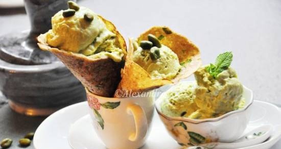 Duet Mint-basil ice cream with green peas and Adyghe cheese, Whole grain flatbread with green onions