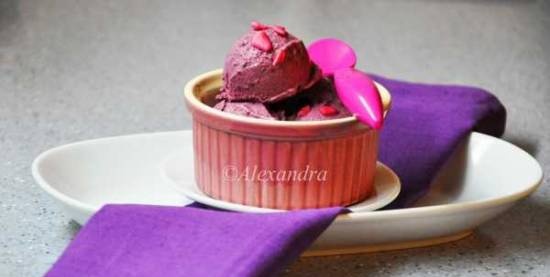 Sugar-free blueberry-banana lean ice cream