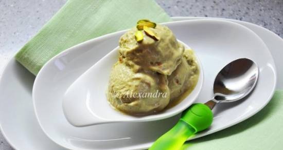 Ice cream with avocado, basil, cardamom, pistachios and brie