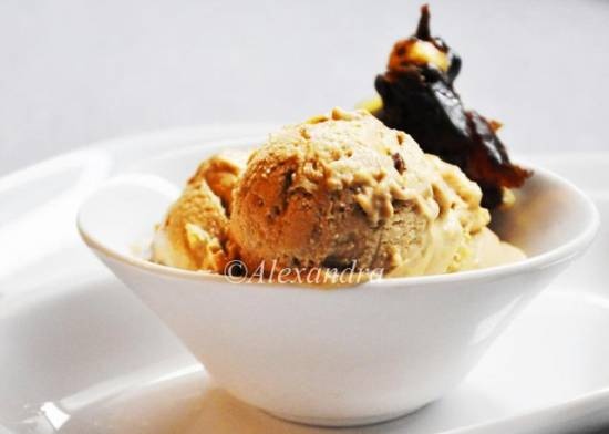 Sugar-free ice cream Coffee creme brulee with roasted white chocolate rum hazelnut fudge