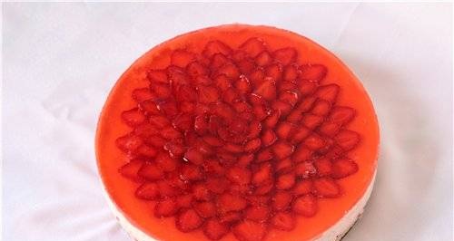 Cake "Strawberry pleasure"