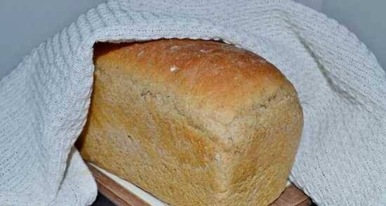 לחם שיפון חיטה עם גבינה רכה ולבנדר