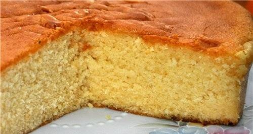 Golden butter sponge cake with white chocolate