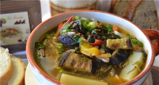 Sorrel cabbage soup with eggplant
