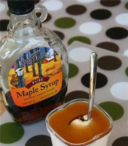 Varenets with maple syrup